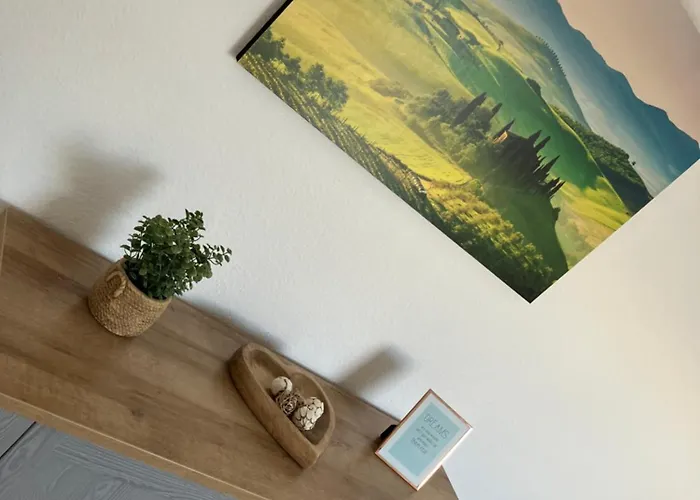 아파트 Fewo-woelkchen Mit Ausblick & Komfort Ueber Den Daechern Von Weißenfels