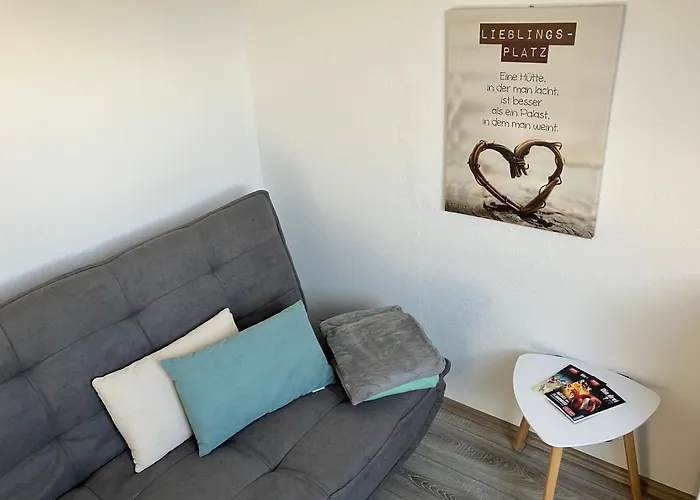 Fewo-woelkchen Mit Ausblick & Komfort Ueber Den Daechern Von 아파트 Weißenfels